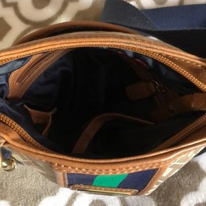 Tommy Hilfiger Bags - Tommy Hilfiger Crossbody bag in great condition Tommy Hilfiger Bags - Tommy Hilfiger Crossbody bag in great condition